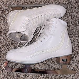 SALE‼️ ✨USED Riedell Elara womens 9 figure skates✨
